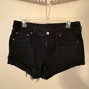American Eagle Outfitters Black High-Waisted Easy Shortie size 6